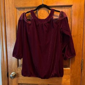Women's New York & Company  Burgundy Cold Shoulder Top